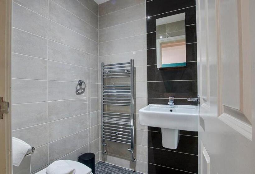 Spacious City Centre 3 Bedroom, 3 Bathroom