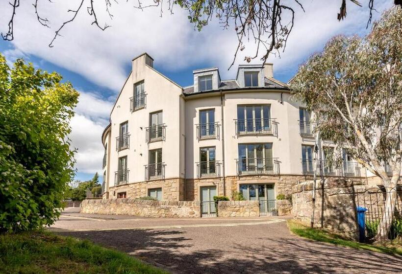 The Argyle Apartment   Luxury   Parking