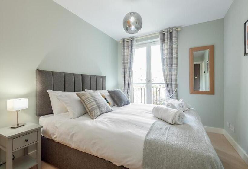 The Argyle Apartment   Luxury   Parking