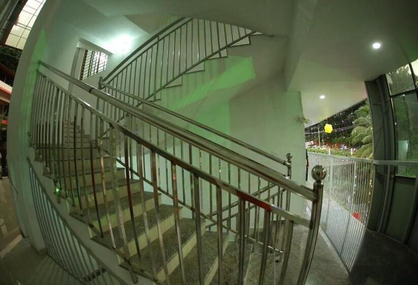 Thodupuzha 4 Bhk Luxury Home Awy From Home