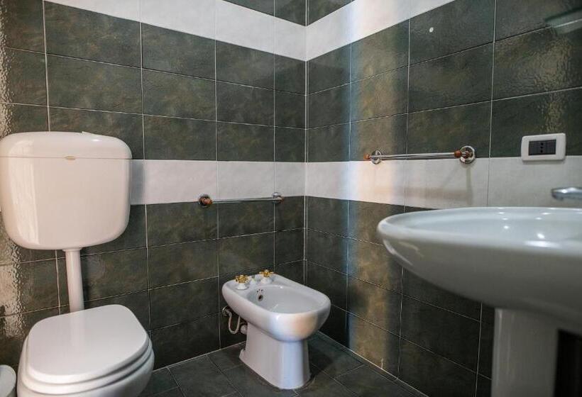 Ada Hotel & Apartments