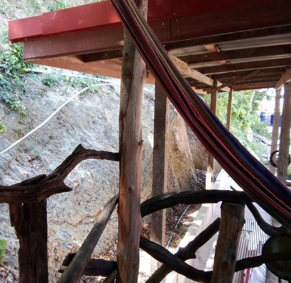 ユースホステル The Rock Hut