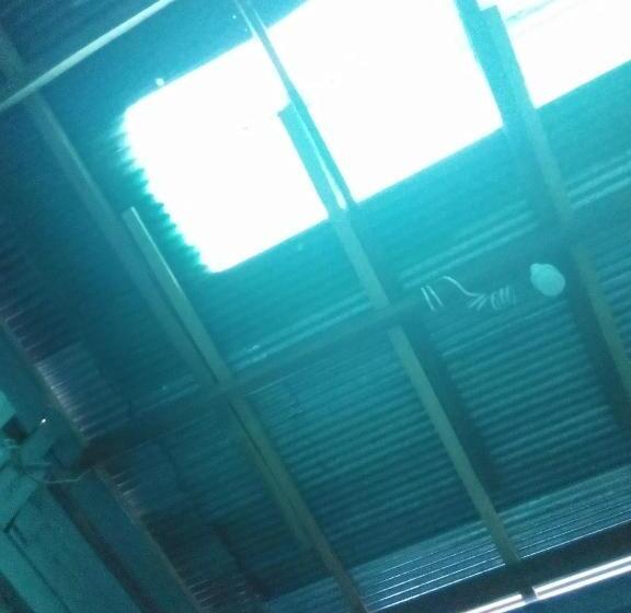 ユースホステル The Rock Hut