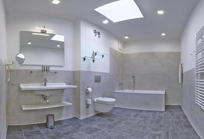 Aparthotel Waterkant Suites Fewos Am Meer Mit Spa