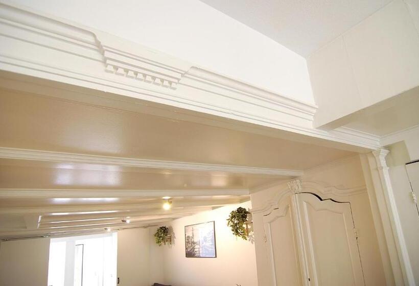 تختخواب و صبحانه Cosy Apartment Right In The City Center With Airco!