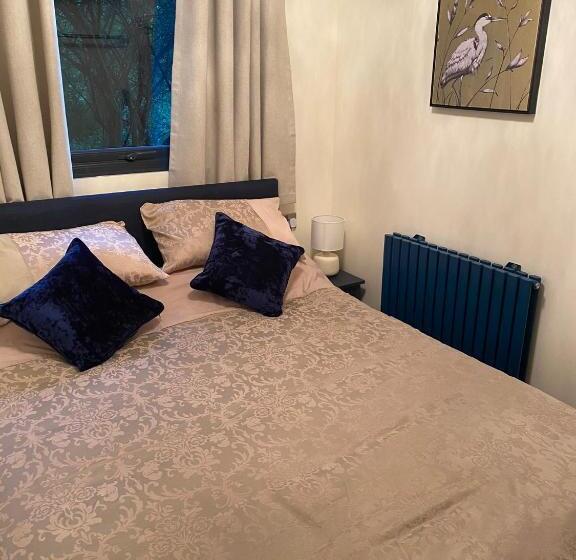 Cackle Hill Lakes, Kingfisher Lodge