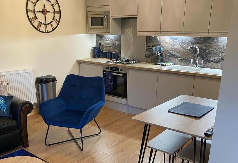 Cackle Hill Lakes, Kingfisher Lodge