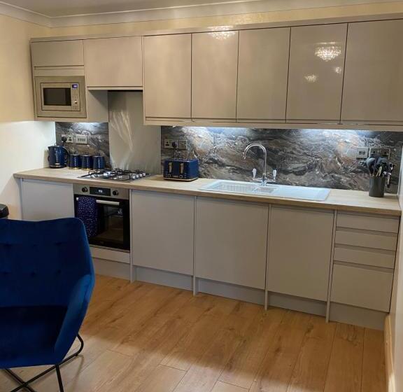 Cackle Hill Lakes, Kingfisher Lodge