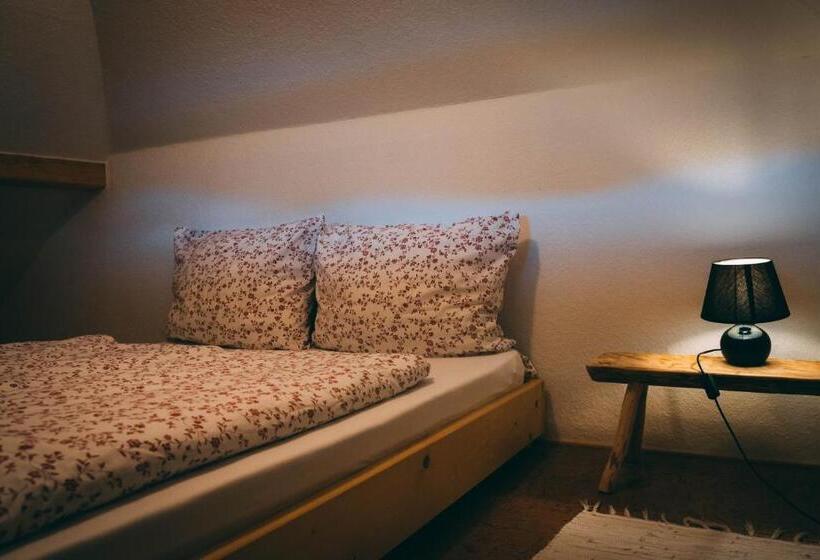 Casa De Vacanta Colibita Veche  Langa Lac