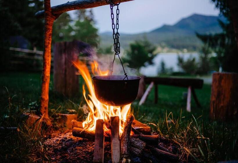 Casa De Vacanta Colibita Veche  Langa Lac