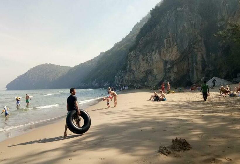 호텔 โรงแรมฟร้อนบีช Frontbeach
