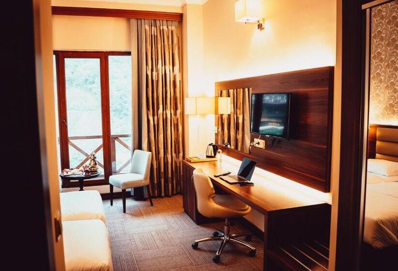 فندق Grand şelale