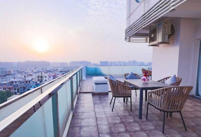 ホテル Regenta Suites Gurugram, Sohna Road, Sector 49