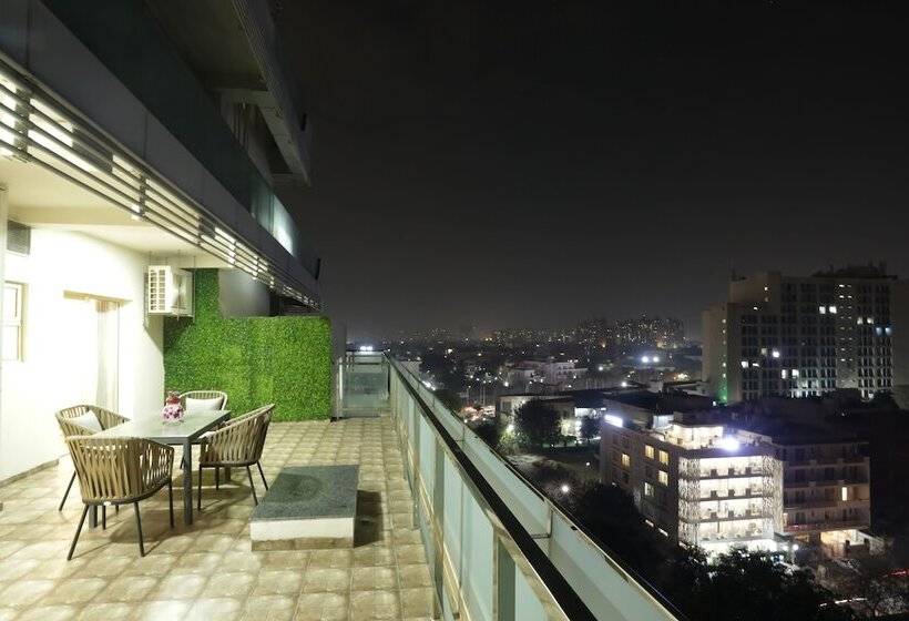 ホテル Regenta Suites Gurugram, Sohna Road, Sector 49