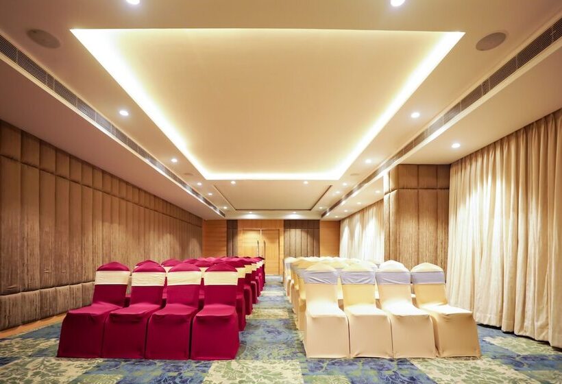 ホテル Regenta Suites Gurugram, Sohna Road, Sector 49