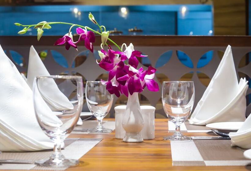 ホテル Regenta Suites Gurugram, Sohna Road, Sector 49