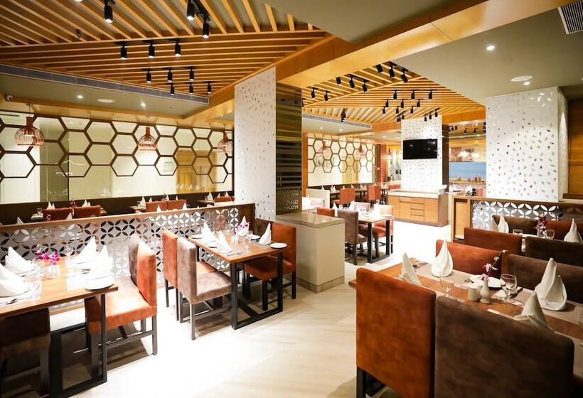 ホテル Regenta Suites Gurugram, Sohna Road, Sector 49