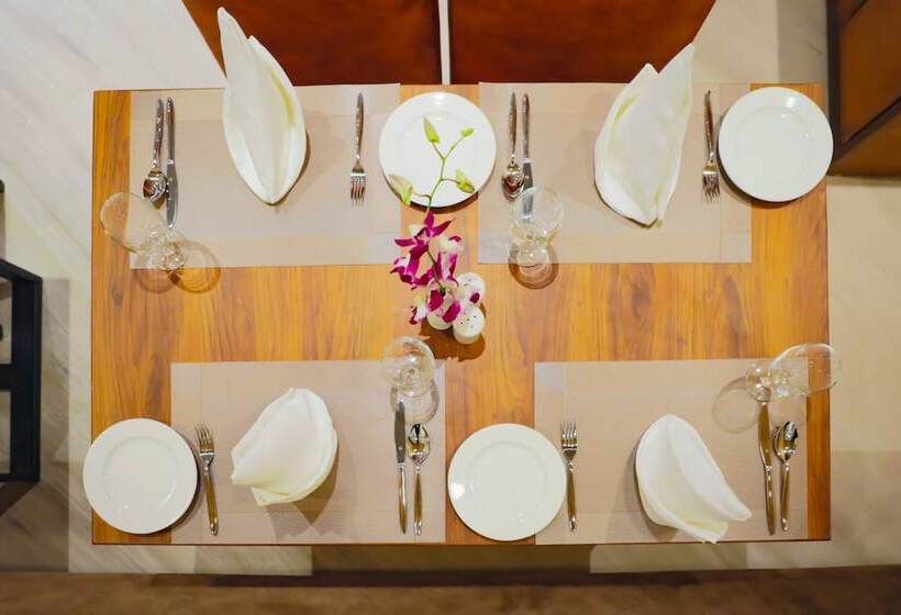 ホテル Regenta Suites Gurugram, Sohna Road, Sector 49