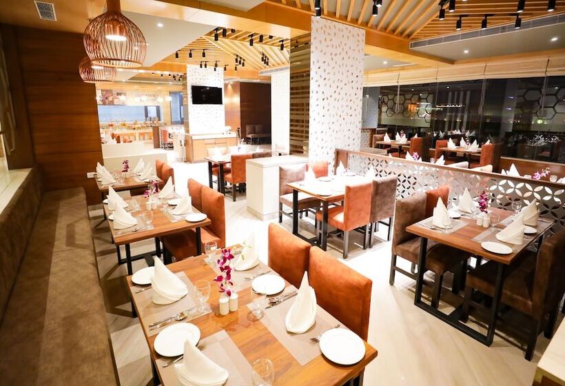 ホテル Regenta Suites Gurugram, Sohna Road, Sector 49