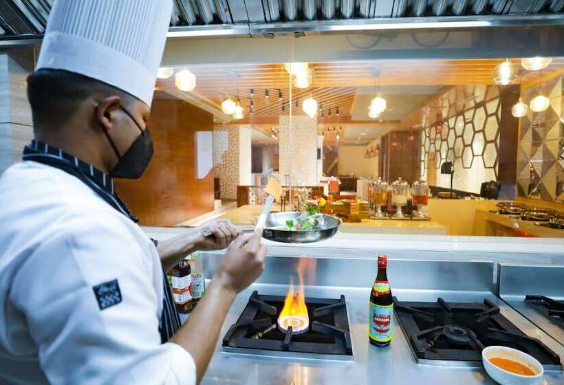 ホテル Regenta Suites Gurugram, Sohna Road, Sector 49