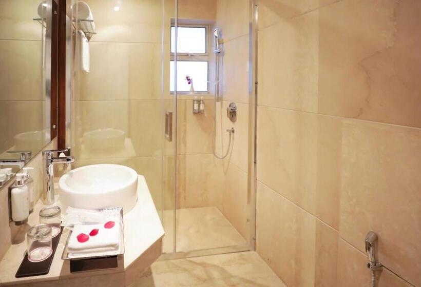 ホテル Regenta Suites Gurugram, Sohna Road, Sector 49