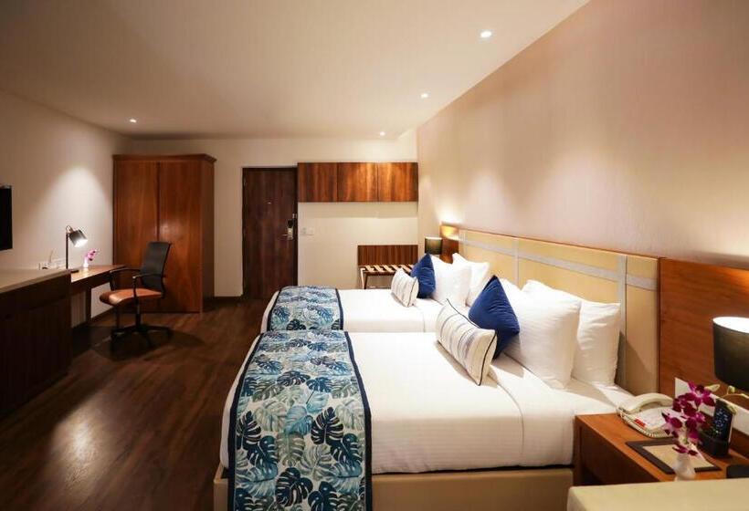 ホテル Regenta Suites Gurugram, Sohna Road, Sector 49