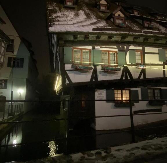 Отель Schiefes Haus