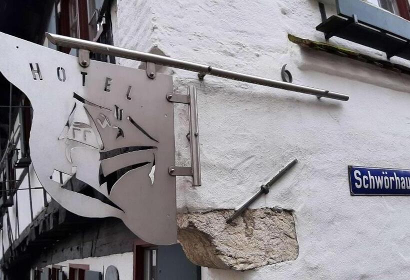 Отель Schiefes Haus