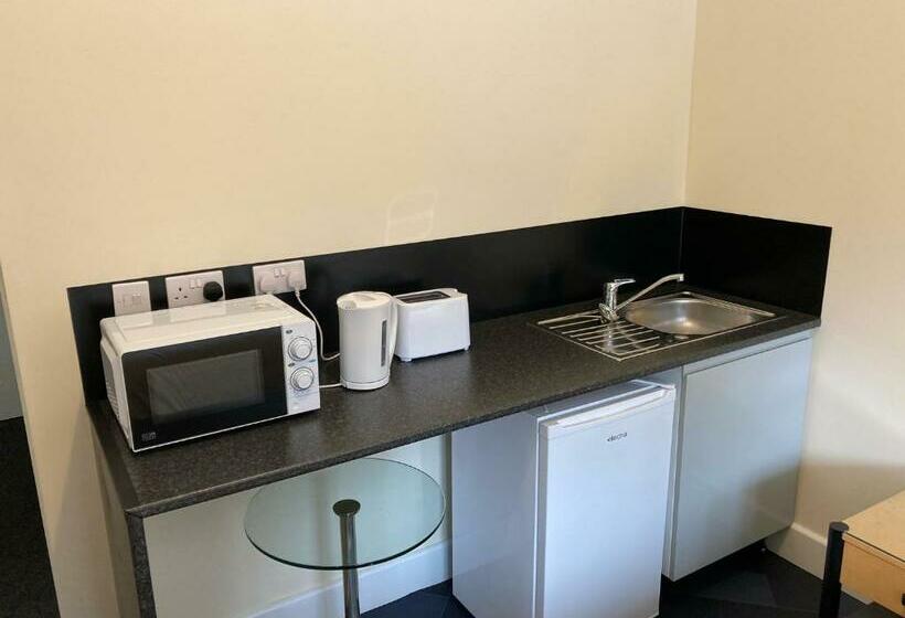 Отель The Earlham