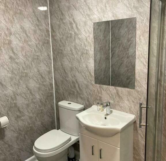 Отель The Earlham