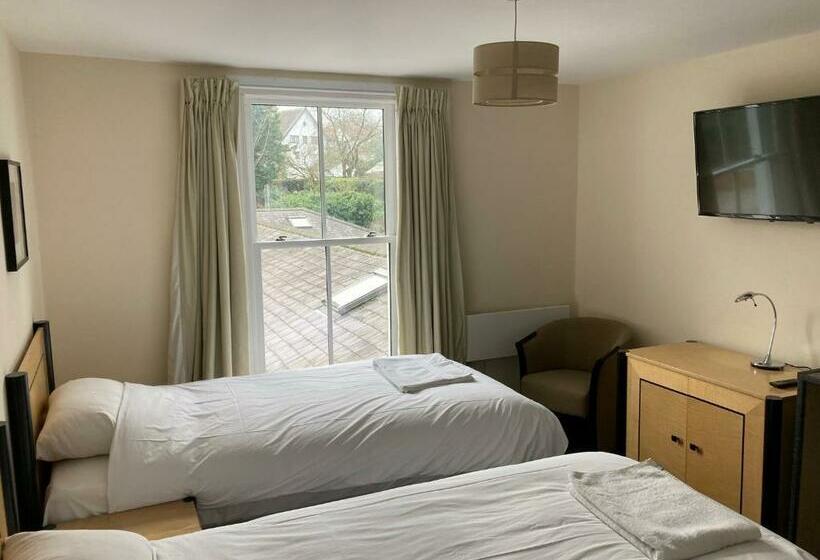 Отель The Earlham