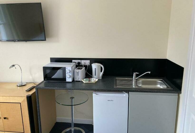 Отель The Earlham