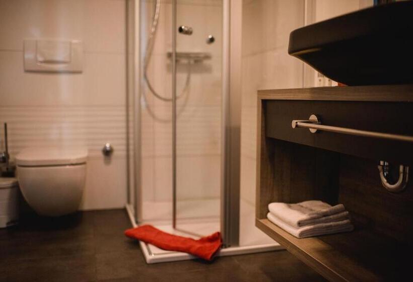 فندق Weingut Und Gästehaus Zilliken