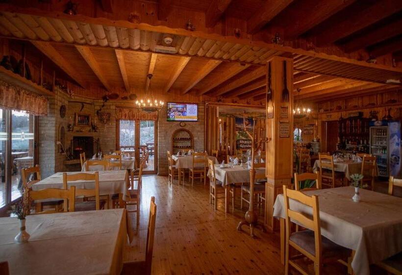 ホテル Wooden House