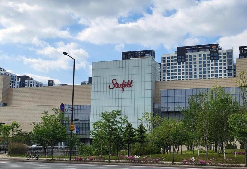 Iriru Luxury Hanok Stay Eunpyung Hanok Village