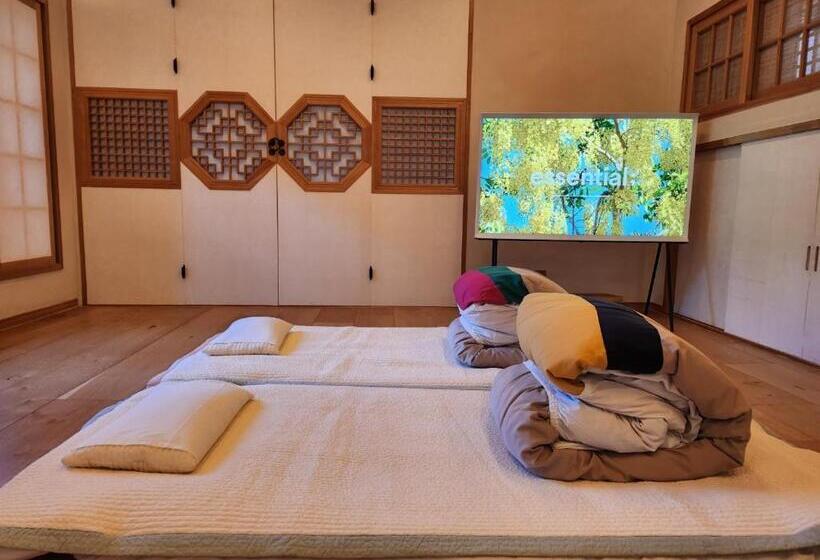 Iriru Luxury Hanok Stay Eunpyung Hanok Village