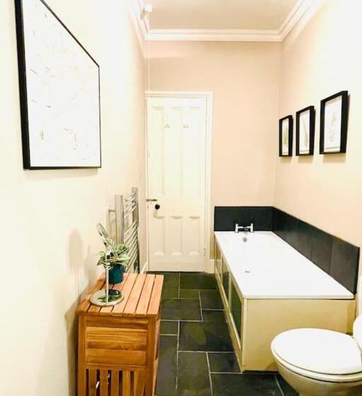 Lottie S Lookout, Ventnor With Fantastic Sea Views