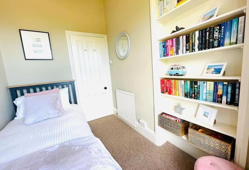 Lottie S Lookout, Ventnor With Fantastic Sea Views