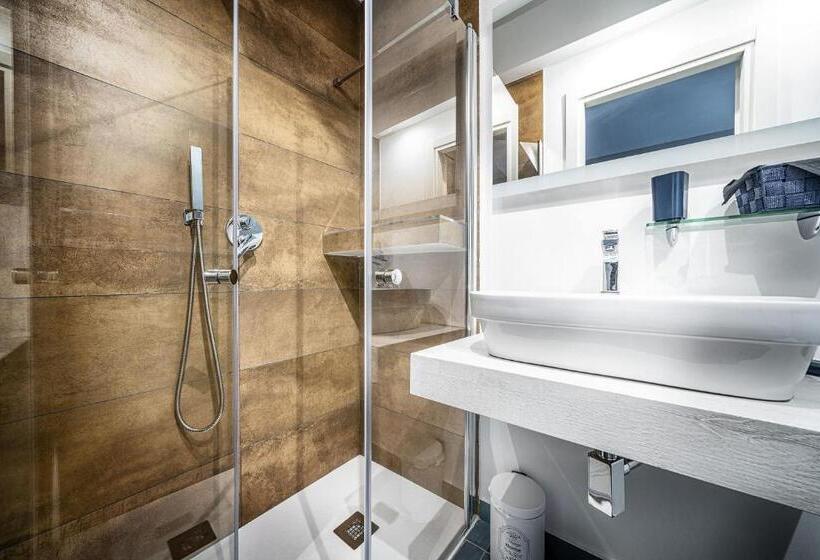 פנסיון Suite Blue Style