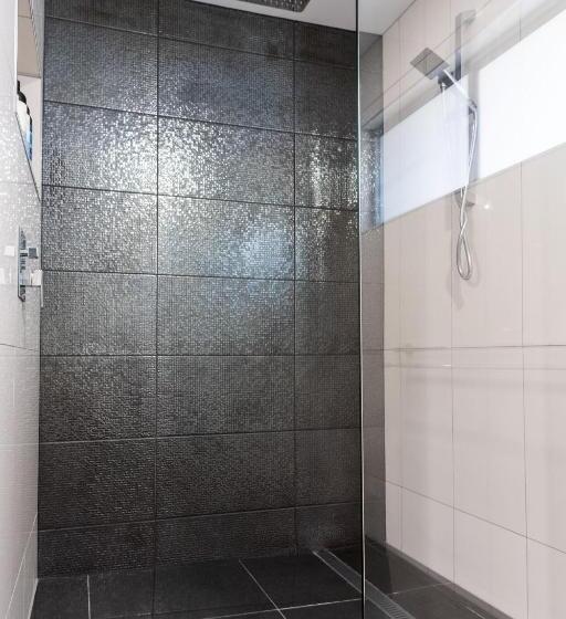 Pet Friendly House Opposite Bokarina Beach