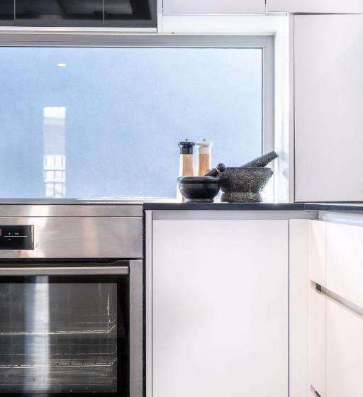 Pet Friendly House Opposite Bokarina Beach