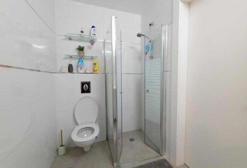 Pool Side Luxury Suite At Royal Park New Listing