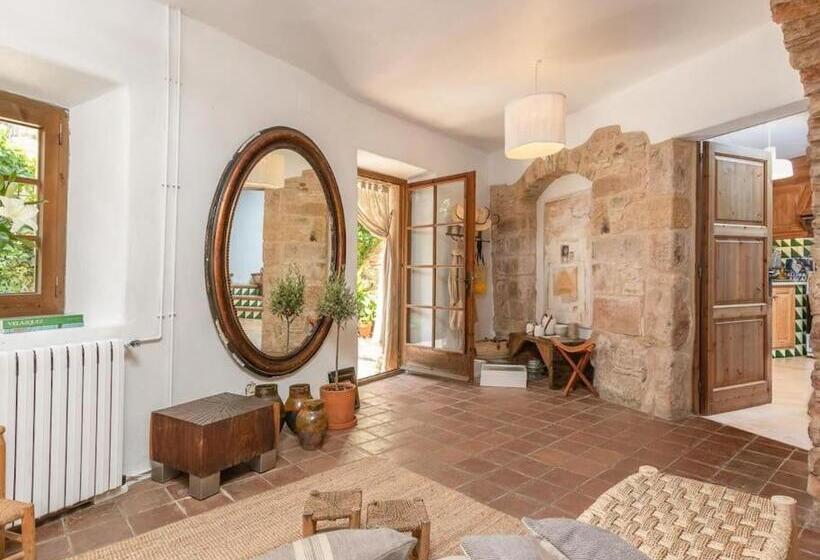 Preciosa Casa Rural En El Centro De Peratallada