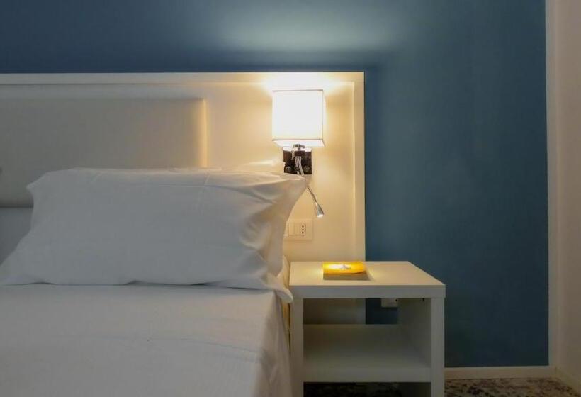 Regina Margherita Bed And Breakfast & Rooftop Lounge Bar