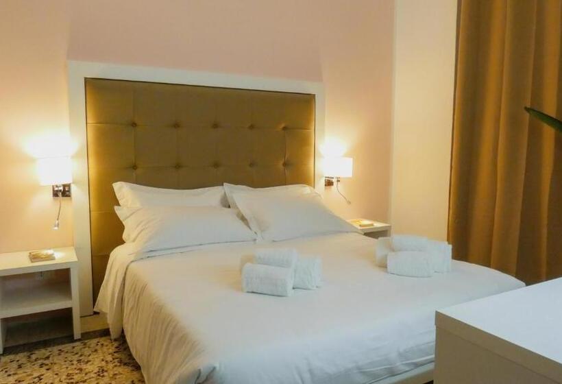 Regina Margherita Bed And Breakfast & Rooftop Lounge Bar