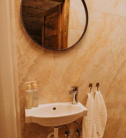 Romantické Ubytovanie Pre Dvoch V Lese