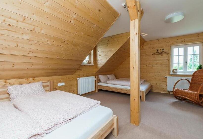 Roubenka Na Jelení Hoře