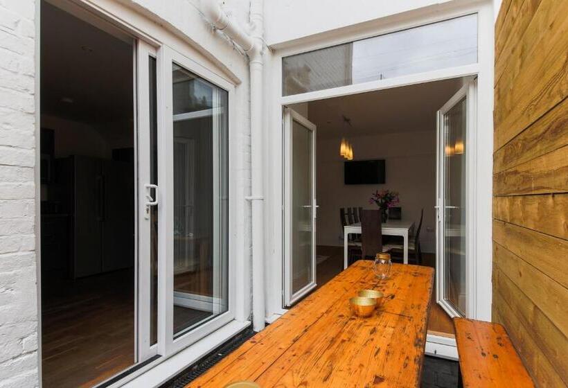 Sea View, Newquay Spacious House