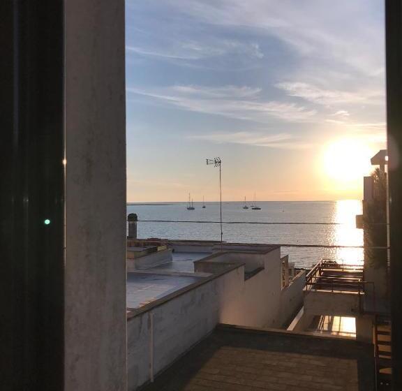 مبيت وإفطار A Due Passi Dal Mare