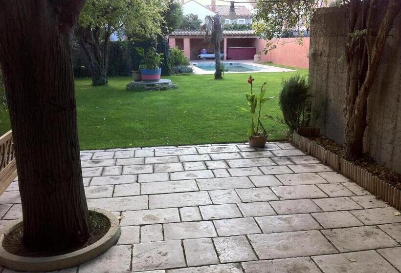 مبيت وإفطار La Cathare